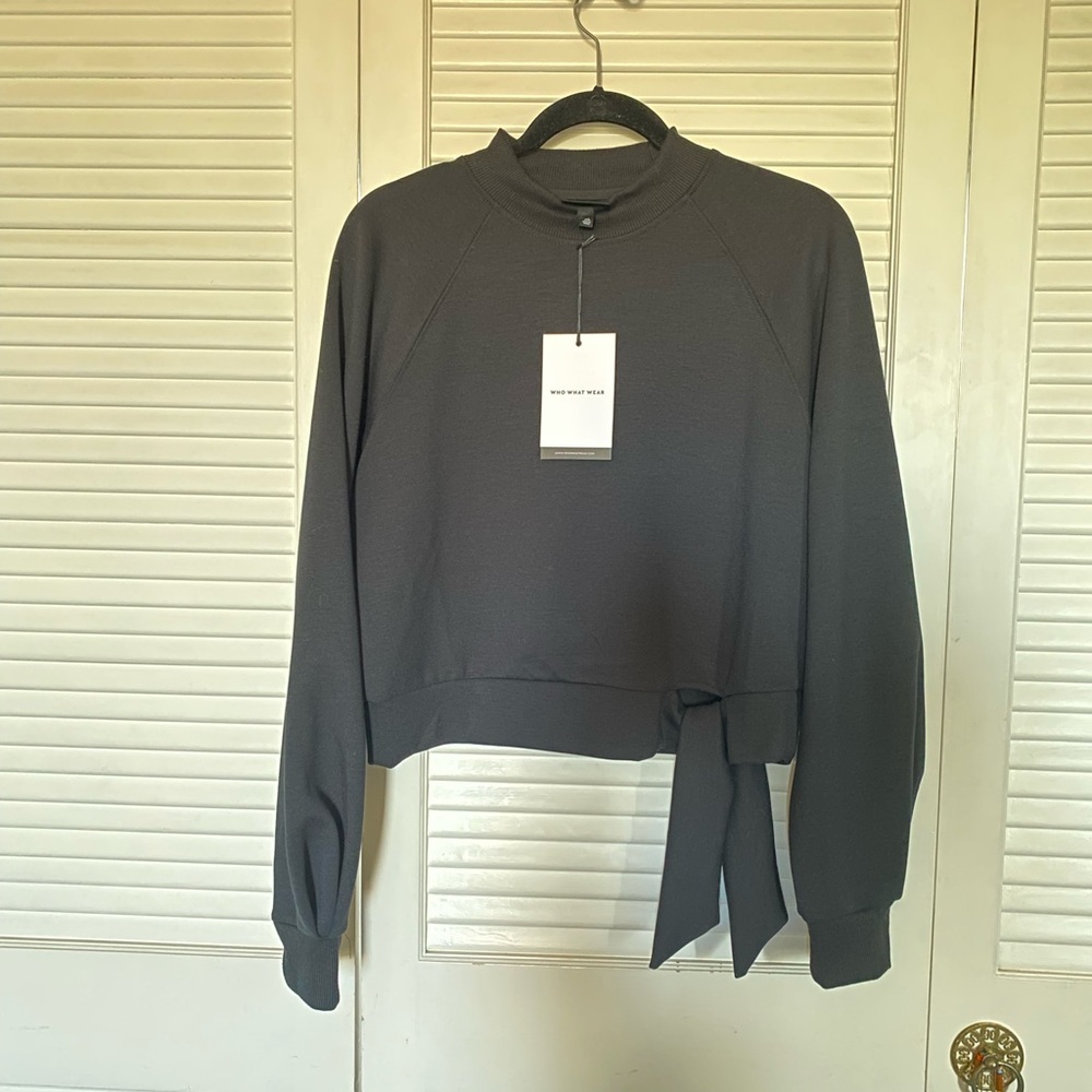 NWT Black Top